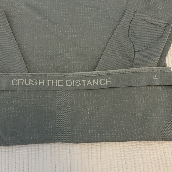 Lululemon light grey swiftly great condition, size 4 - Picture 4 of 5